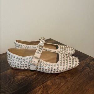 Sam Edelman, Michaela Ivory Twill
Ballet Flats